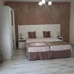 Adriya بيت ضيافة 4*